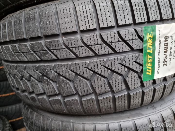 Westlake ZuperSnow Z-507 225/40 R19 и 255/35 R19 96V