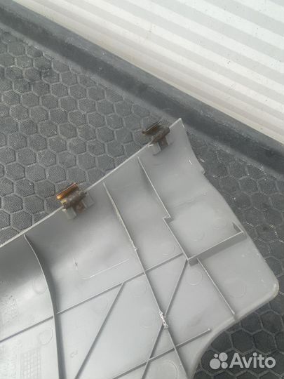 Накладка порога(уголок) пер/лев Hyundai g/s,H1