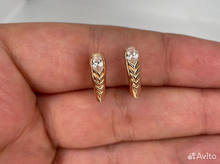 Золотые серьги 4.24 гр