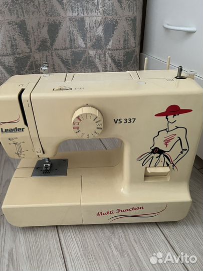 Швейная машина leader