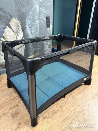 Манеж кровать 4Moms