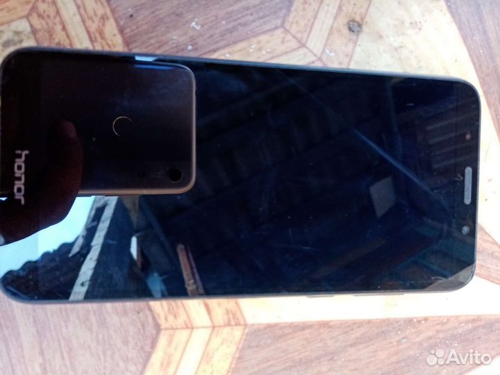 Телефон Huawei