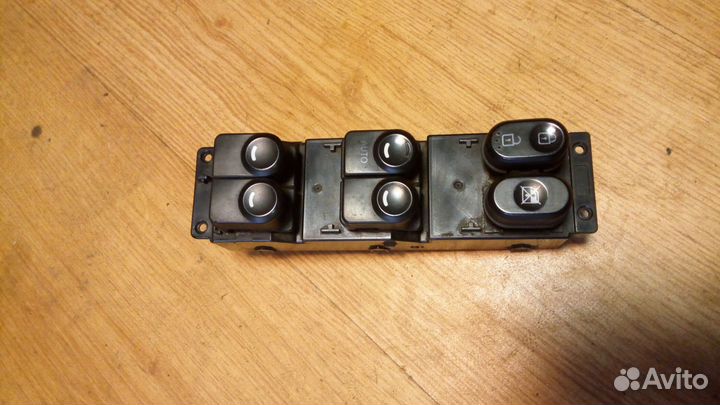 Блок управления стеклоподьемниками Hyundai solaris