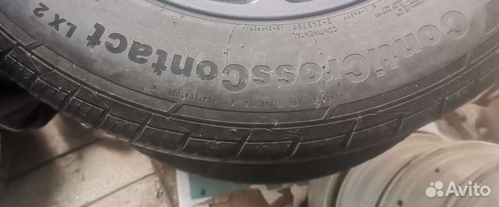 Continental ContiCrossContact LX2 215/65 R16