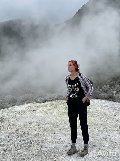 Пешая экскурсия к фумаролам и вулкану Менделеева