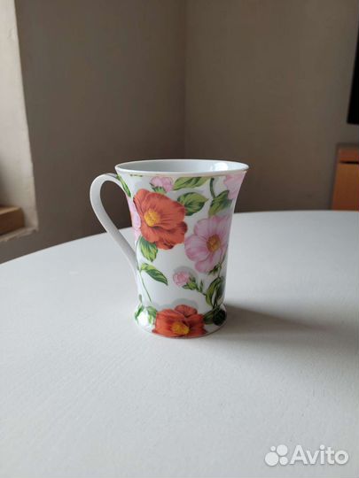 Фарфоровая чашка