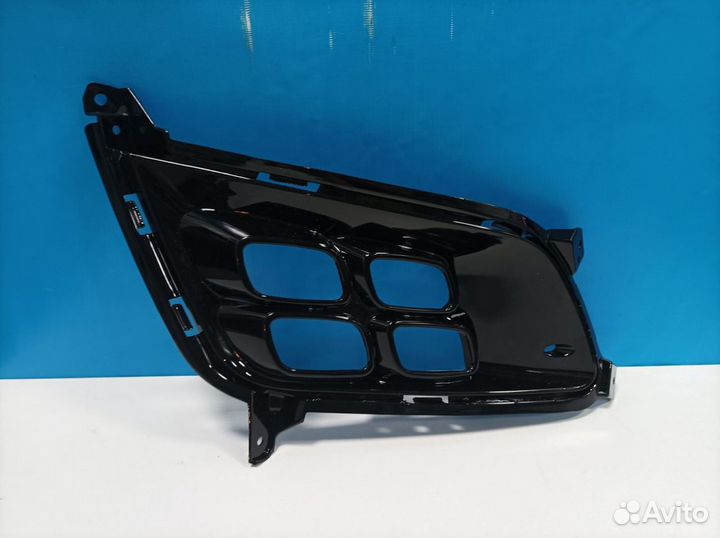 Окантовка противотуманной фары правая Kia Optima 3