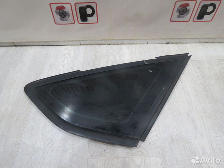 Форточка левая Ford Focus 3