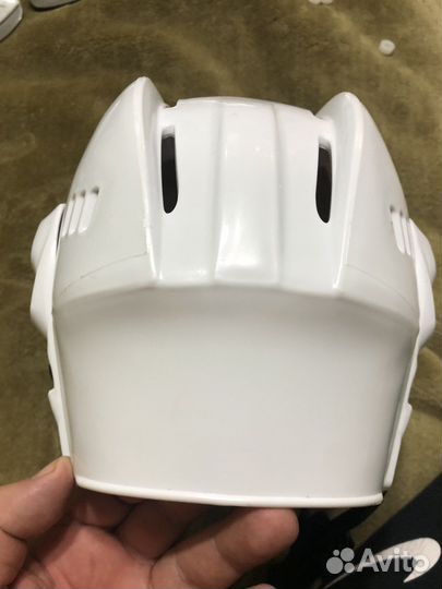 Хоккейный шлем