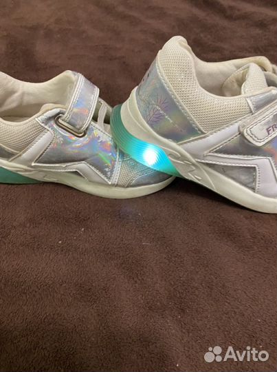 Кроссовки для девочки