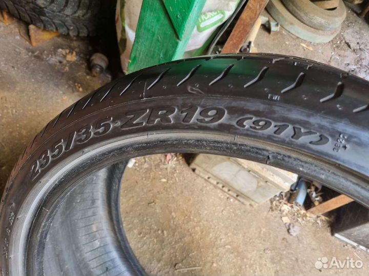 Pirelli P Zero 235/35 R19 91Y