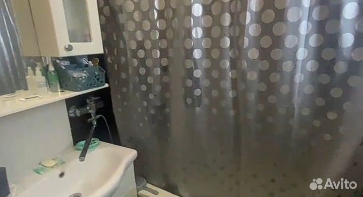 Сдам комнату в трехкомнатной квартире