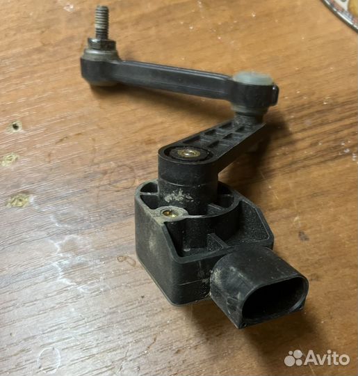 Датчик дорожного просвета задний Audi Q7 4L