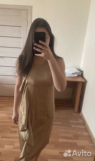 Платье золотистое