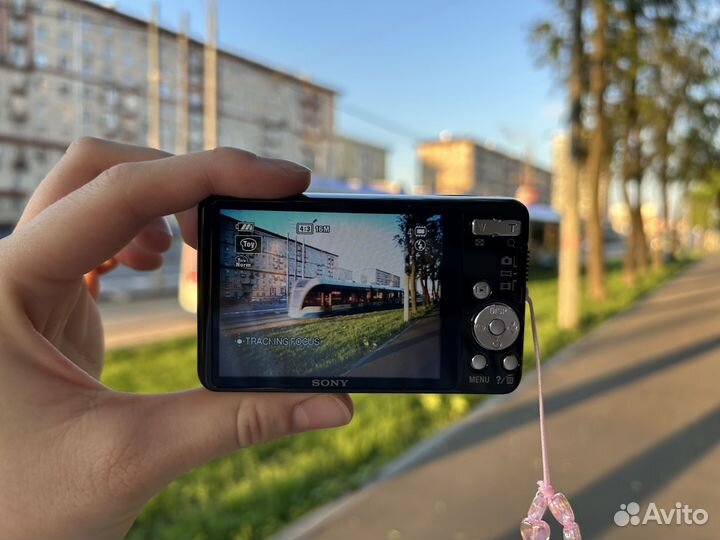 Цифровой фотоаппарат Sony Cyber-shot 16.1