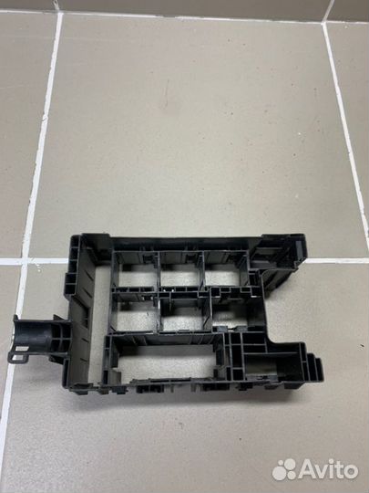 Корпус блока предохранителей Toyota Land Cruiser