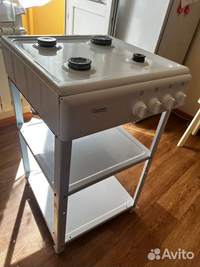 Газовая плита бу. Дачница. 2017 г. выпуска