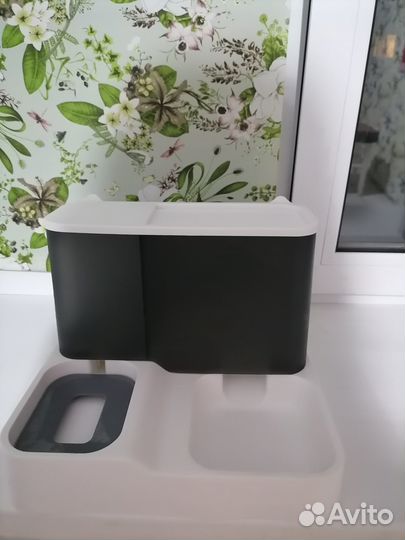 Кормушка для кошек и собак