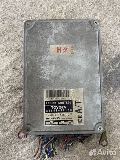 Блок управления двс Toyota Hiace KZH106