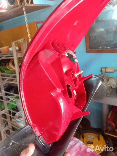 Задние фонари Пежо 206