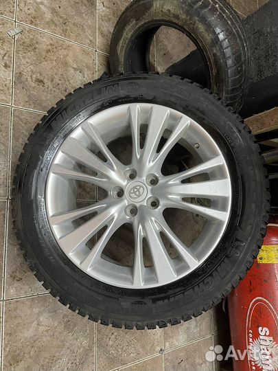 Комплет колес на Toyoty