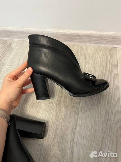 Ботинки женские осенние 37 размер черные