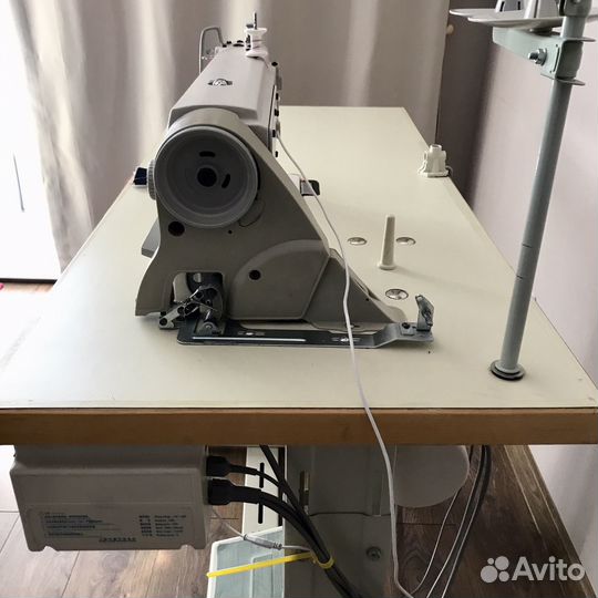 Швейная машинка тяжелые и средние ткани