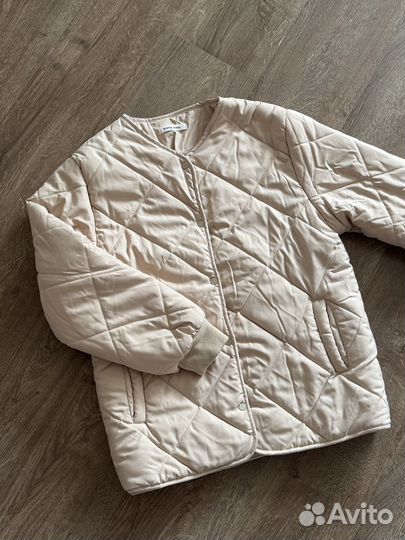 Бежевый бомбер