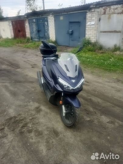 Продам Скутер Vento PCX-200cc