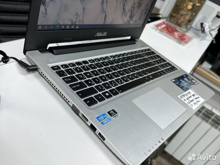 Ноутбук Asus