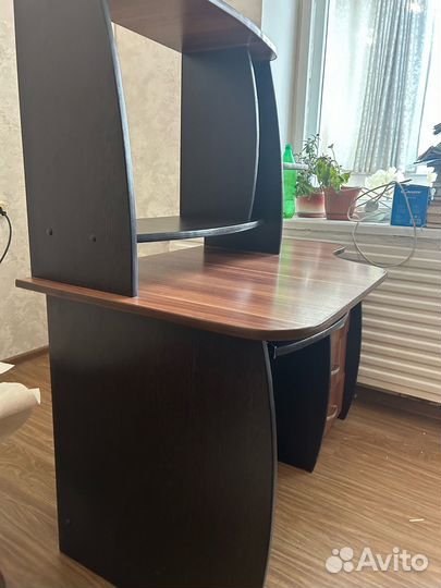 Компьютерный стол