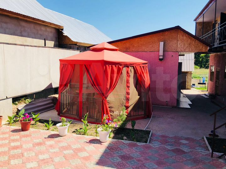 Комната 16 м² в 8-к., 2/2 эт.