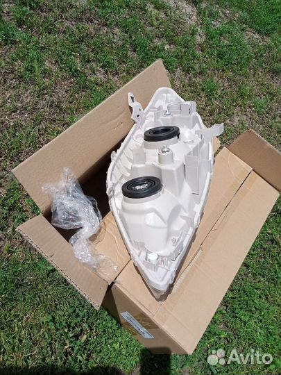 Фара передние Toyota Corolla