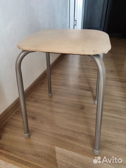 Табуретки 4 штуки