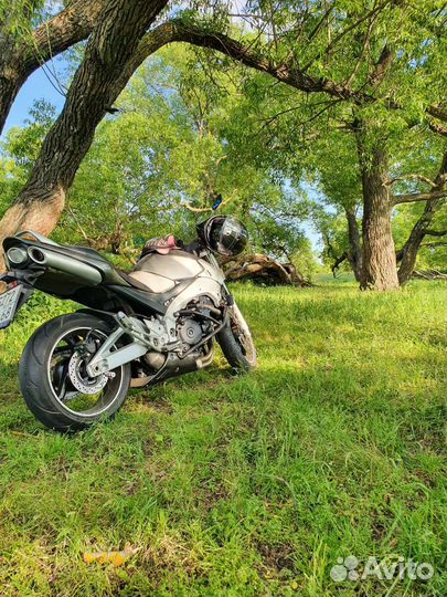 Suzuki GSR 400