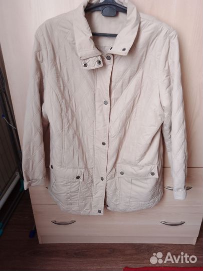 Ветровка женская