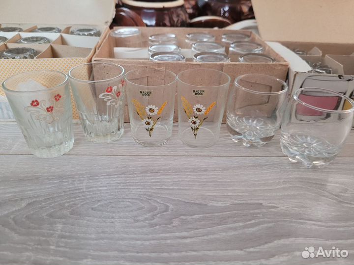 Керамические горшки и стопки