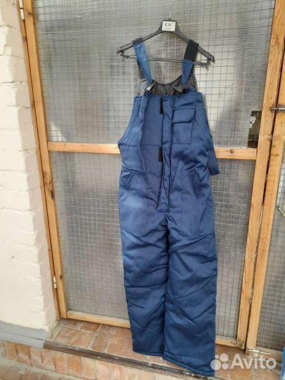 Зимний полукомбинезон и куртка новые