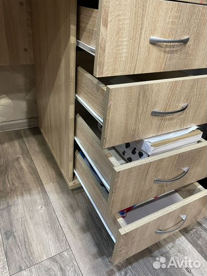 Письменный стол для школьника бу