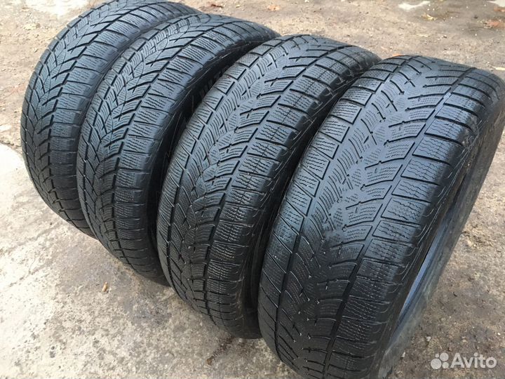 Goodyear UltraGrip 235/60 R18