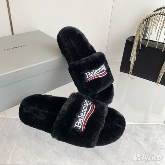 Меховые шлепки Balenciaga