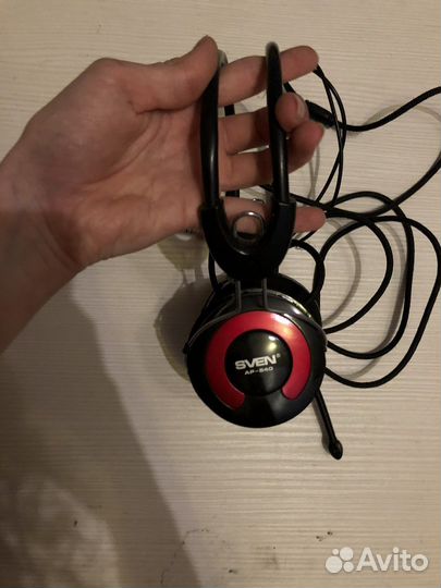 Проводные наушники с микрофоном