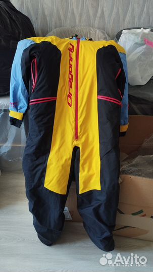 Лыжный комбинезон