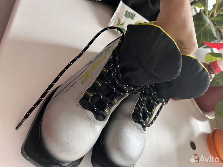 Лыжные ботинки