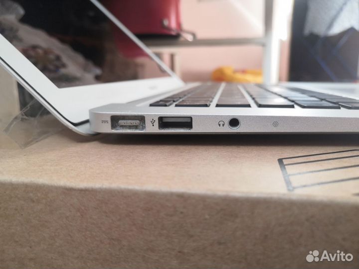 MacBook Air 13, сore i7, ssd 256, озу 4gb