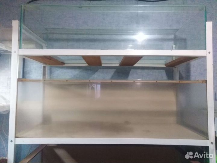 Аквариумная стойка