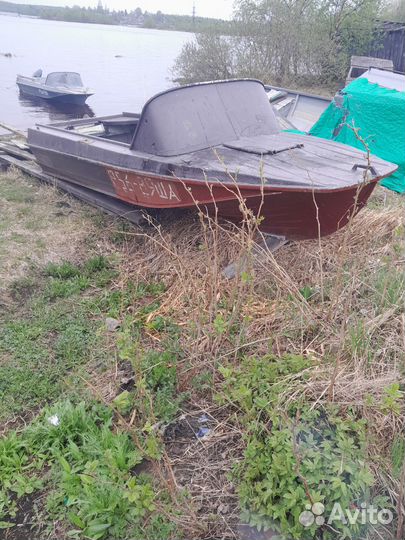 Лодка с мотором