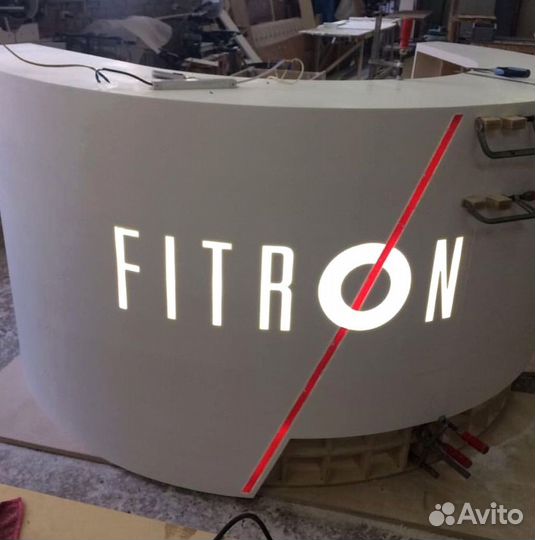 Ресепшн для клиники кварцевого агломерата