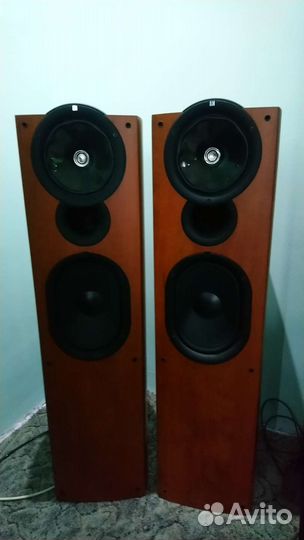 KEF Q7