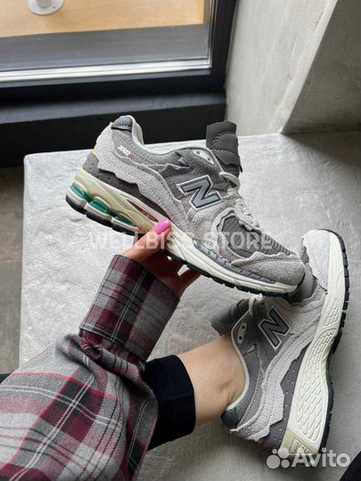 Кроссовки New Balance 2002r